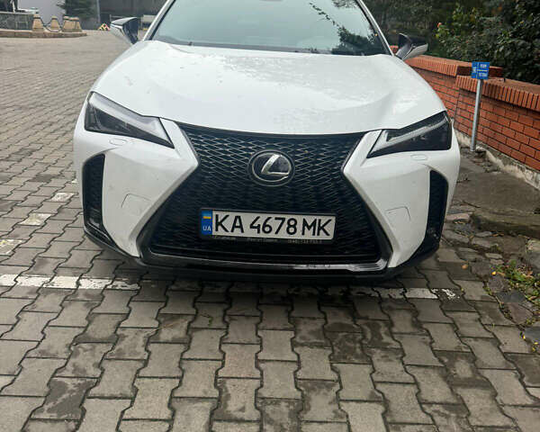 Білий Лексус UX, об'ємом двигуна 1.99 л та пробігом 22 тис. км за 35000 $, фото 1 на Automoto.ua