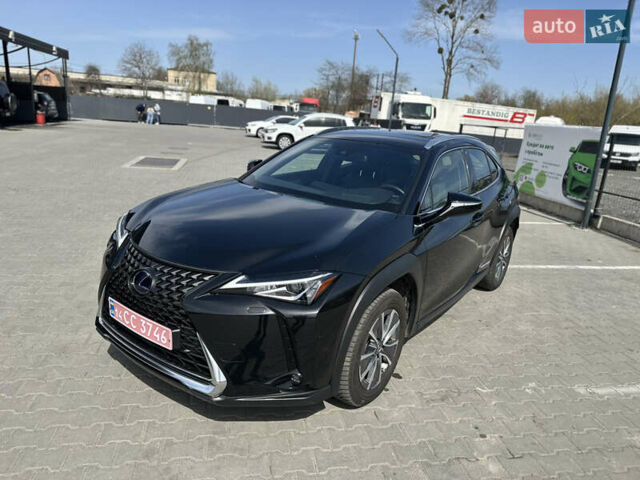 Черный Лексус UX, объемом двигателя 0 л и пробегом 54 тыс. км за 20600 $, фото 1 на Automoto.ua