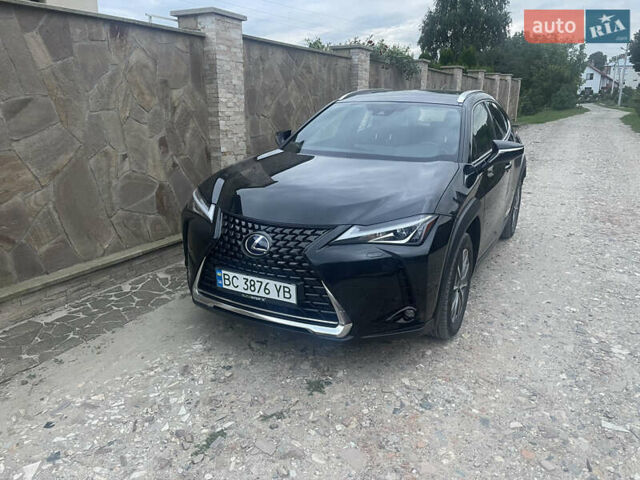 Черный Лексус UX, объемом двигателя 0 л и пробегом 16 тыс. км за 23000 $, фото 1 на Automoto.ua