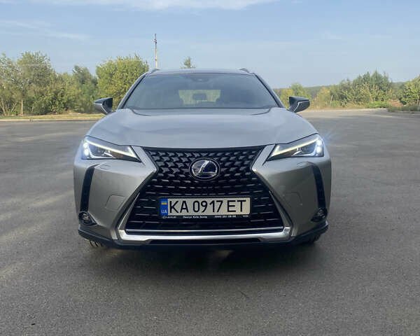 Лексус UX, об'ємом двигуна 1.99 л та пробігом 32 тис. км за 35000 $, фото 1 на Automoto.ua