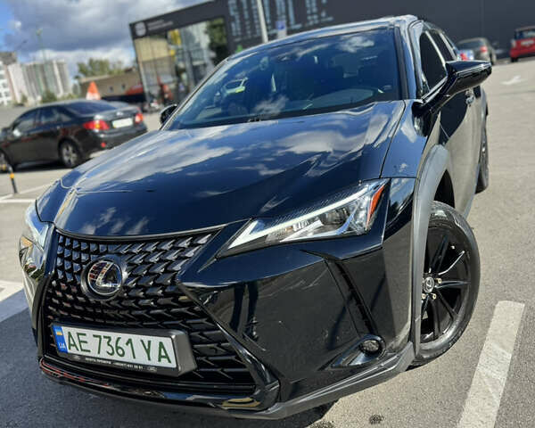 Серый Лексус UX, объемом двигателя 0 л и пробегом 55 тыс. км за 24500 $, фото 1 на Automoto.ua