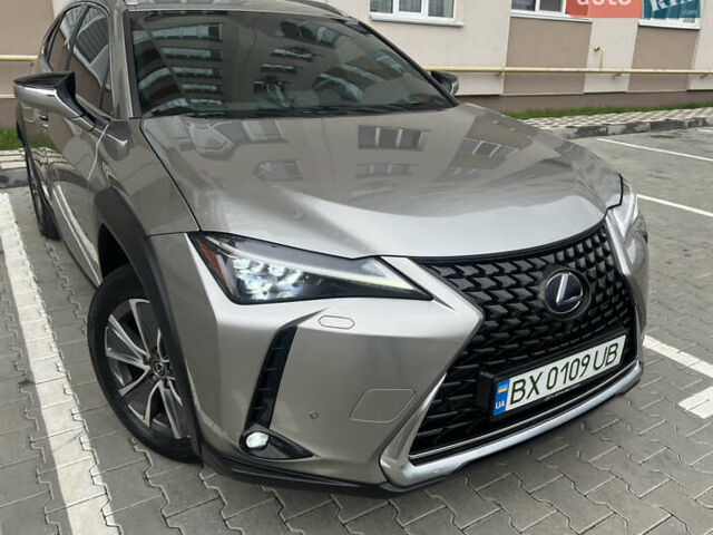 Сірий Лексус UX, об'ємом двигуна 0 л та пробігом 108 тис. км за 23500 $, фото 1 на Automoto.ua
