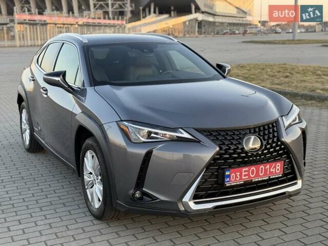Сірий Лексус UX, об'ємом двигуна 1.99 л та пробігом 60 тис. км за 27700 $, фото 1 на Automoto.ua