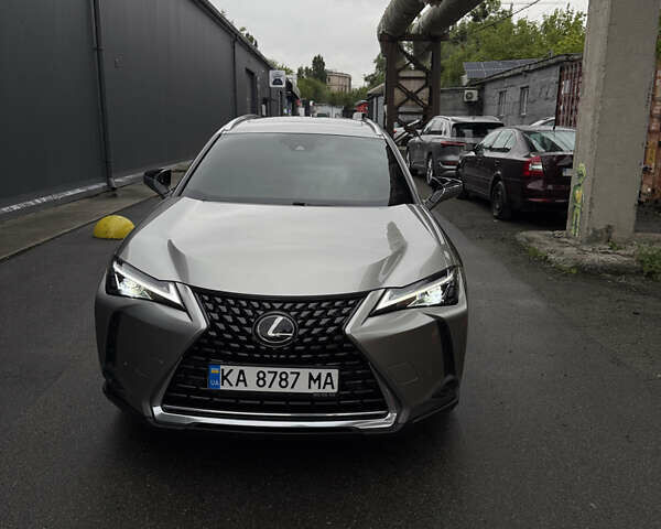Сірий Лексус UX, об'ємом двигуна 1.97 л та пробігом 41 тис. км за 26800 $, фото 1 на Automoto.ua