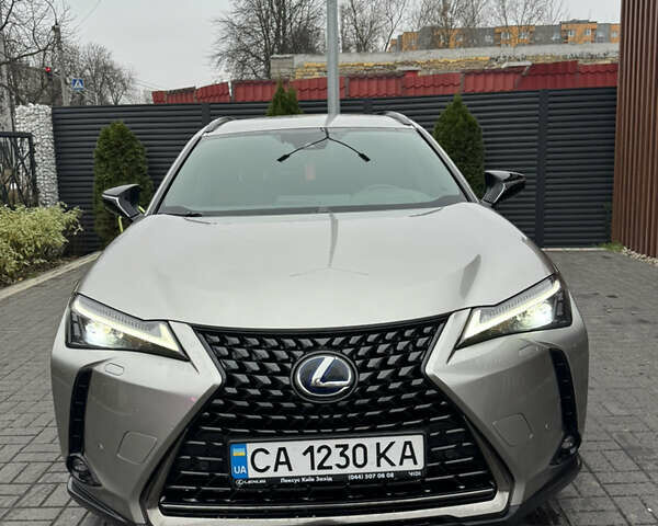 Серый Лексус UX, объемом двигателя 2 л и пробегом 89 тыс. км за 35500 $, фото 1 на Automoto.ua