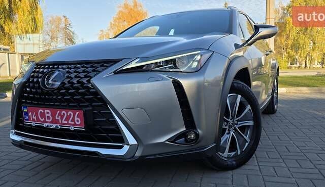 Серый Лексус UX, объемом двигателя 0 л и пробегом 84 тыс. км за 23800 $, фото 1 на Automoto.ua