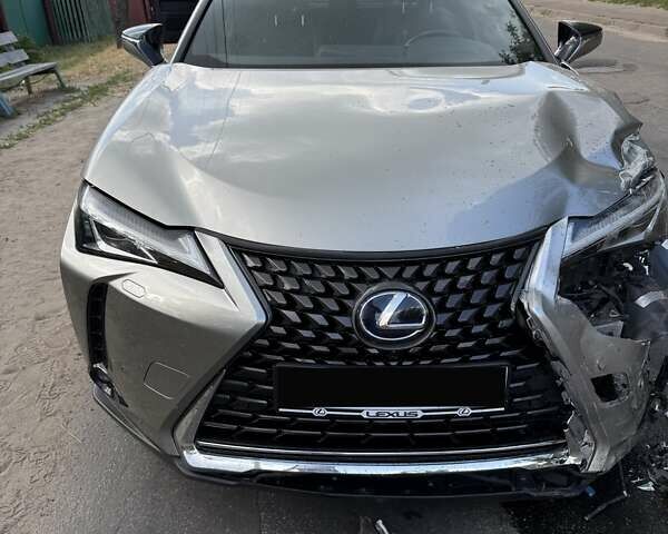 Сірий Лексус UX, об'ємом двигуна 0 л та пробігом 41 тис. км за 18999 $, фото 1 на Automoto.ua