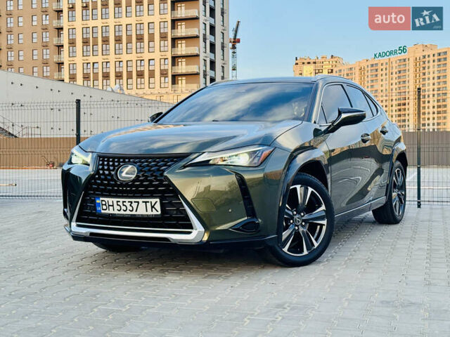 Зелений Лексус UX, об'ємом двигуна 2 л та пробігом 27 тис. км за 26700 $, фото 1 на Automoto.ua