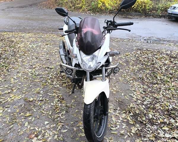 Белый Лифан KP 200, объемом двигателя 0.2 л и пробегом 32 тыс. км за 1150 $, фото 1 на Automoto.ua