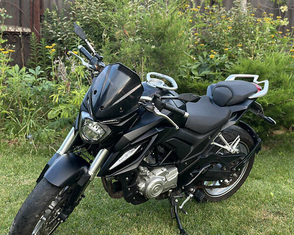 Чорний Ліфан KP 350, об'ємом двигуна 0.35 л та пробігом 11 тис. км за 3300 $, фото 1 на Automoto.ua