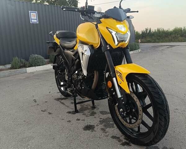 Желтый Лифан SR 220, объемом двигателя 0.2 л и пробегом 8 тыс. км за 1600 $, фото 1 на Automoto.ua