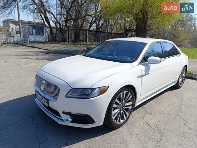 Белый Линкольн Континенталь, объемом двигателя 3.73 л и пробегом 132 тыс. км за 17200 $, фото 1 на Automoto.ua