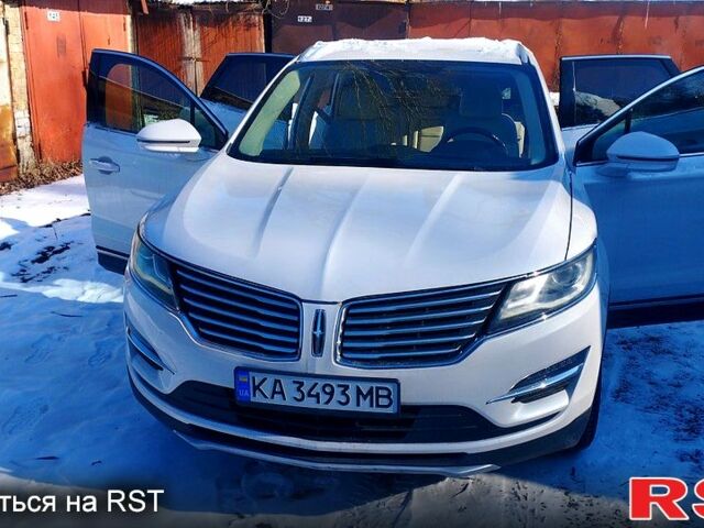 Белый Линкольн МКС, объемом двигателя 2 л и пробегом 129 тыс. км за 12499 $, фото 1 на Automoto.ua