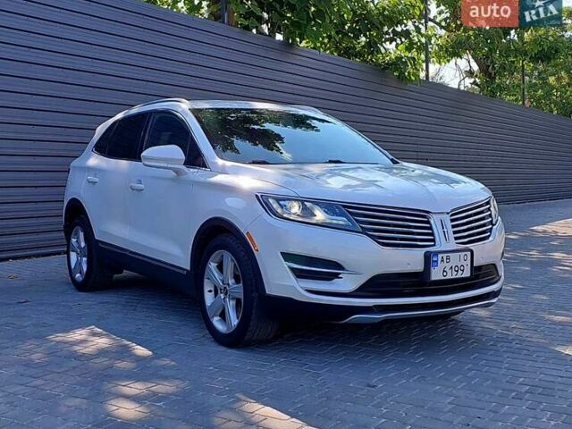 Белый Линкольн МКС, объемом двигателя 2 л и пробегом 128 тыс. км за 12750 $, фото 1 на Automoto.ua