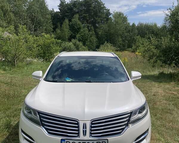 Белый Линкольн МКС, объемом двигателя 1.99 л и пробегом 191 тыс. км за 13200 $, фото 1 на Automoto.ua