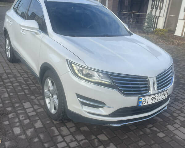 Белый Линкольн МКС, объемом двигателя 2 л и пробегом 145 тыс. км за 13299 $, фото 1 на Automoto.ua
