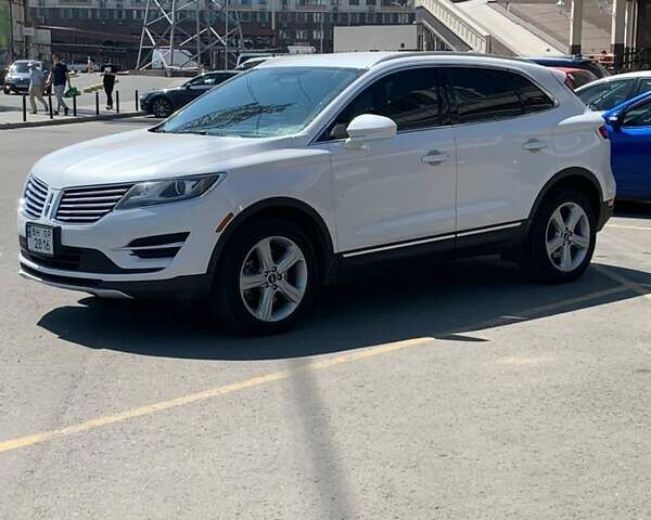 Белый Линкольн МКС, объемом двигателя 2 л и пробегом 85 тыс. км за 15000 $, фото 1 на Automoto.ua