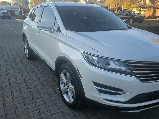 Белый Линкольн МКС, объемом двигателя 2 л и пробегом 91 тыс. км за 15499 $, фото 1 на Automoto.ua