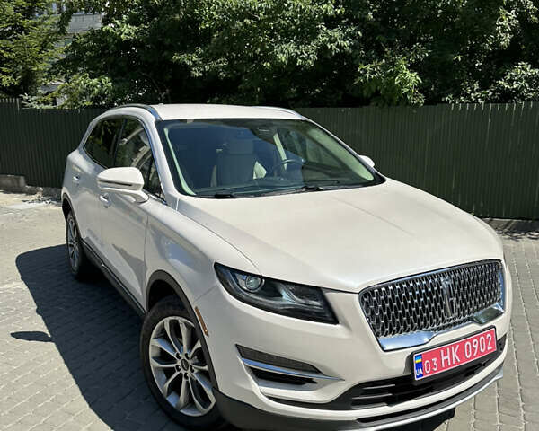 Белый Линкольн МКС, объемом двигателя 2 л и пробегом 133 тыс. км за 18500 $, фото 1 на Automoto.ua