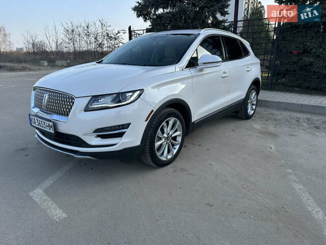 Белый Линкольн МКС, объемом двигателя 2 л и пробегом 28 тыс. км за 22500 $, фото 1 на Automoto.ua