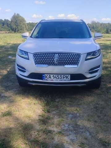 Белый Линкольн МКС, объемом двигателя 2 л и пробегом 132 тыс. км за 20500 $, фото 1 на Automoto.ua