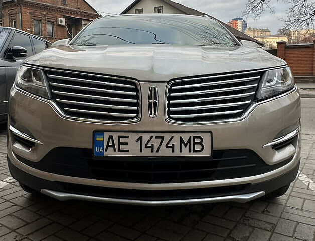 Бежевый Линкольн МКС, объемом двигателя 2.3 л и пробегом 139 тыс. км за 16500 $, фото 1 на Automoto.ua