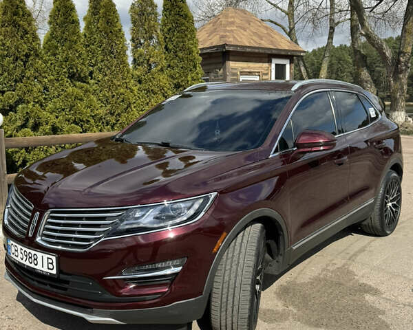 Красный Линкольн МКС, объемом двигателя 2 л и пробегом 93 тыс. км за 15400 $, фото 1 на Automoto.ua