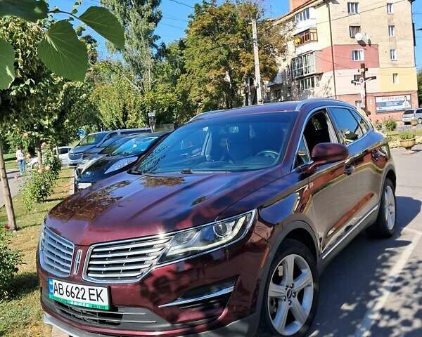 Красный Линкольн МКС, объемом двигателя 2 л и пробегом 207 тыс. км за 16000 $, фото 1 на Automoto.ua