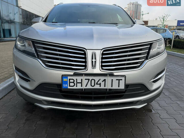 Сірий Лінкольн МКС, об'ємом двигуна 2 л та пробігом 120 тис. км за 12900 $, фото 1 на Automoto.ua