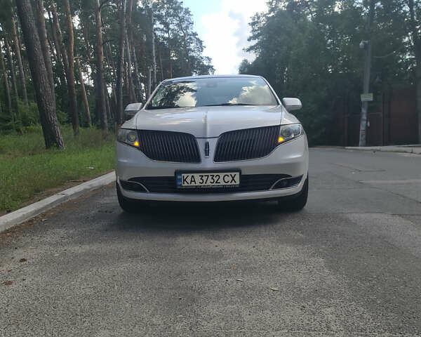 Білий Лінкольн MKT, об'ємом двигуна 3.5 л та пробігом 122 тис. км за 13999 $, фото 1 на Automoto.ua