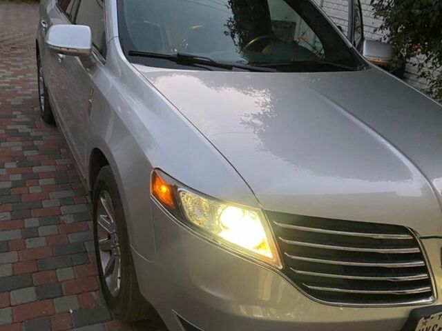 Серый Линкольн МКТ, объемом двигателя 3.7 л и пробегом 140 тыс. км за 22000 $, фото 1 на Automoto.ua