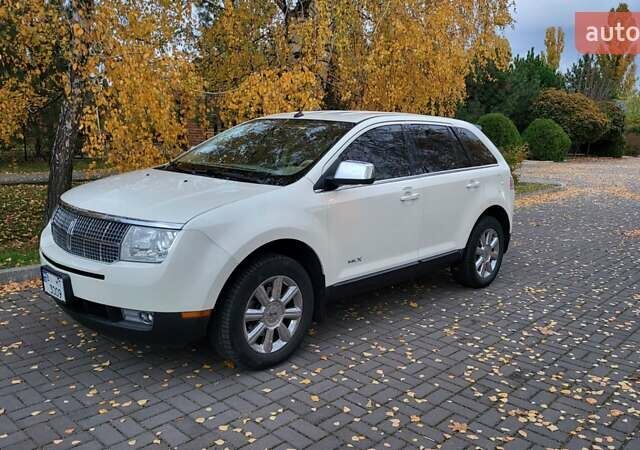 Белый Линкольн МКХ, объемом двигателя 3.5 л и пробегом 340 тыс. км за 8500 $, фото 1 на Automoto.ua