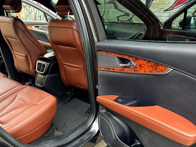 Серый Линкольн МКХ, объемом двигателя 3.7 л и пробегом 85 тыс. км за 20000 $, фото 1 на Automoto.ua