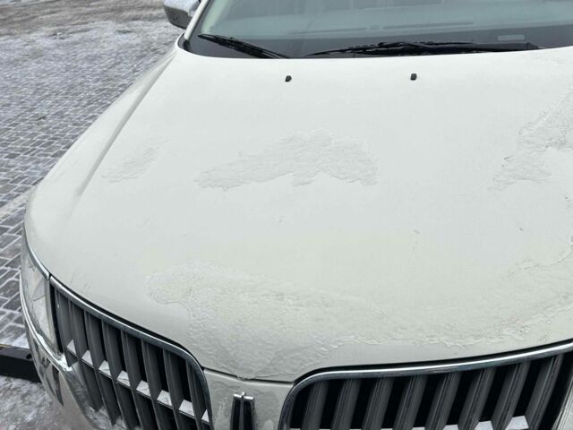 Белый Линкольн МКЗ, объемом двигателя 2.5 л и пробегом 250 тыс. км за 9500 $, фото 1 на Automoto.ua