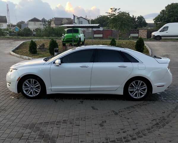 Білий Лінкольн MKZ, об'ємом двигуна 2 л та пробігом 182 тис. км за 11800 $, фото 1 на Automoto.ua