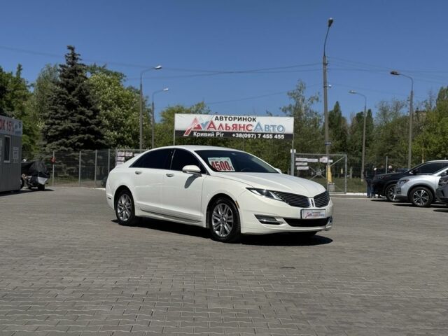 Белый Линкольн МКЗ, объемом двигателя 2 л и пробегом 261 тыс. км за 13400 $, фото 1 на Automoto.ua