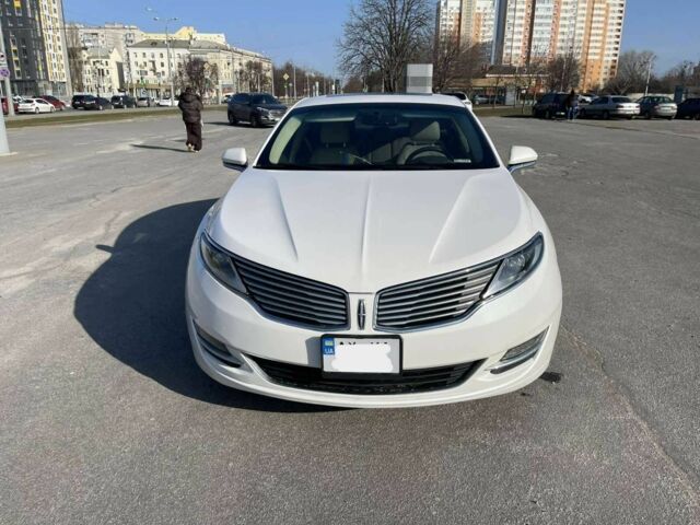 Белый Линкольн МКЗ, объемом двигателя 2 л и пробегом 130 тыс. км за 12000 $, фото 1 на Automoto.ua
