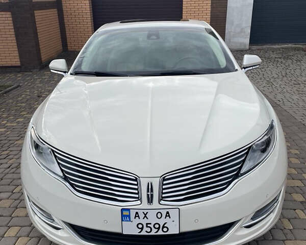 Белый Линкольн МКЗ, объемом двигателя 2 л и пробегом 315 тыс. км за 11800 $, фото 1 на Automoto.ua