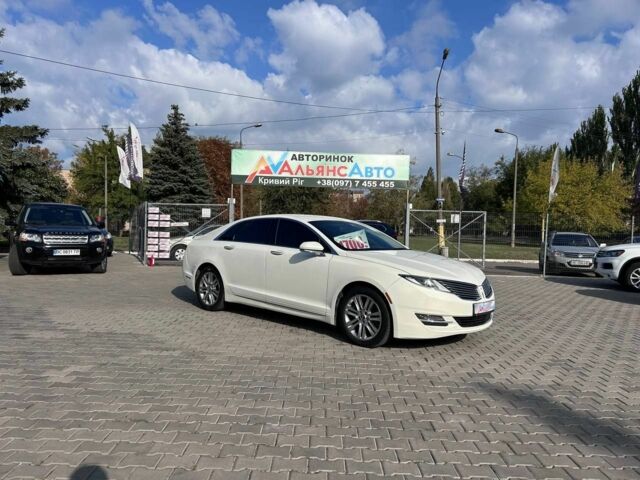 Белый Линкольн МКЗ, объемом двигателя 2 л и пробегом 260 тыс. км за 12400 $, фото 1 на Automoto.ua