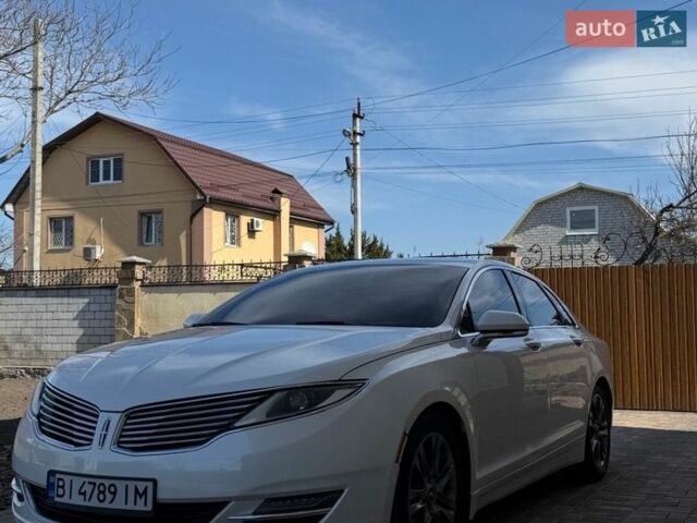 Белый Линкольн МКЗ, объемом двигателя 3.73 л и пробегом 179 тыс. км за 11500 $, фото 1 на Automoto.ua