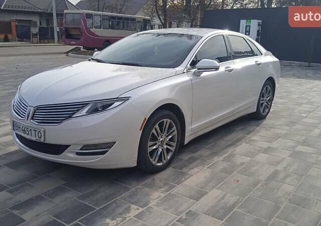 Белый Линкольн МКЗ, объемом двигателя 2 л и пробегом 201 тыс. км за 13000 $, фото 1 на Automoto.ua