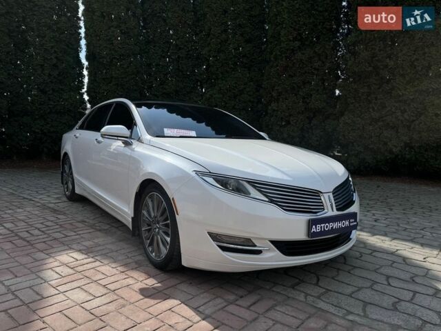 Белый Линкольн МКЗ, объемом двигателя 2 л и пробегом 186 тыс. км за 12000 $, фото 1 на Automoto.ua