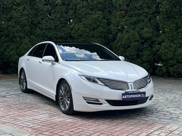 Белый Линкольн МКЗ, объемом двигателя 2 л и пробегом 181 тыс. км за 15500 $, фото 1 на Automoto.ua
