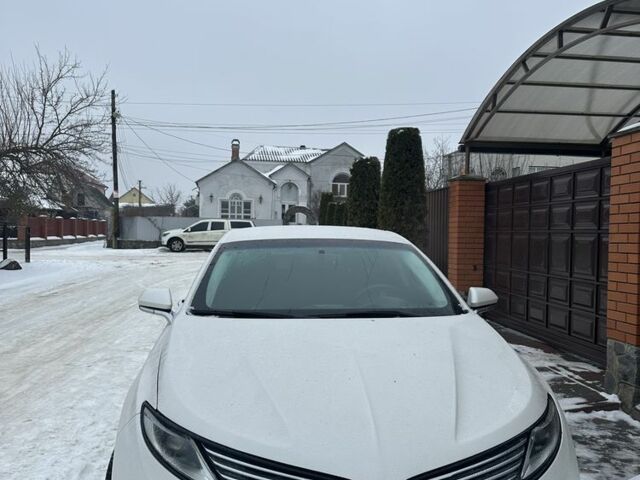 Белый Линкольн МКЗ, объемом двигателя 2 л и пробегом 162 тыс. км за 9500 $, фото 1 на Automoto.ua