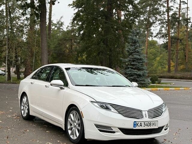 Білий Лінкольн MKZ, об'ємом двигуна 2 л та пробігом 335 тис. км за 9777 $, фото 1 на Automoto.ua
