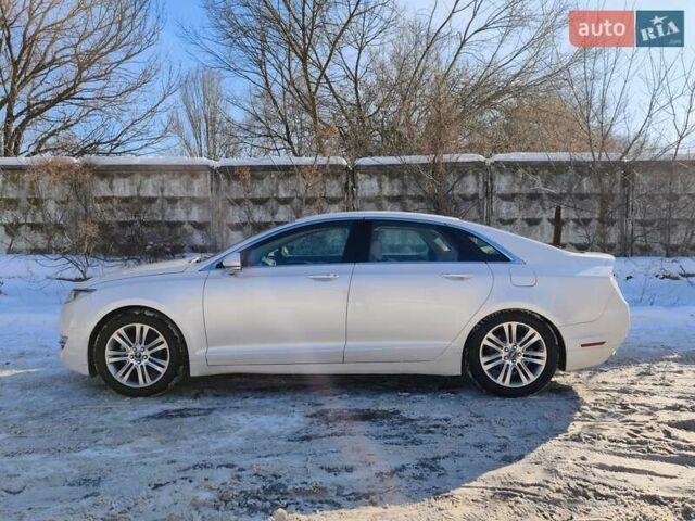 Белый Линкольн МКЗ, объемом двигателя 2 л и пробегом 267 тыс. км за 11300 $, фото 1 на Automoto.ua