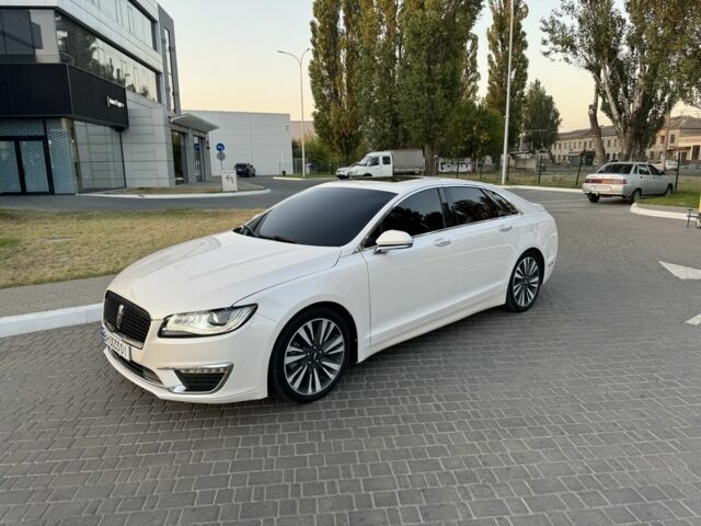 Белый Линкольн МКЗ, объемом двигателя 2 л и пробегом 156 тыс. км за 16399 $, фото 1 на Automoto.ua