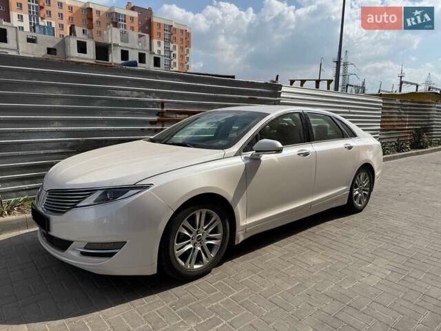 Білий Лінкольн MKZ, об'ємом двигуна 2 л та пробігом 269 тис. км за 10900 $, фото 1 на Automoto.ua