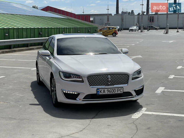 Белый Линкольн МКЗ, объемом двигателя 2 л и пробегом 74 тыс. км за 19000 $, фото 1 на Automoto.ua