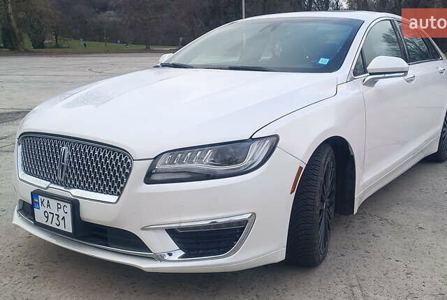 Белый Линкольн МКЗ, объемом двигателя 2 л и пробегом 151 тыс. км за 18300 $, фото 1 на Automoto.ua